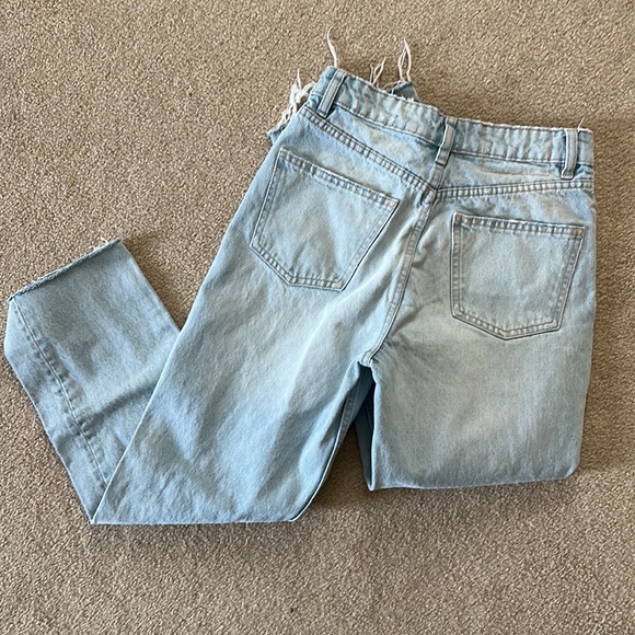 Zara crop jeans. Like new. Size US 4. Inseam 25 inches! 🔥 - Picture 6 of 8